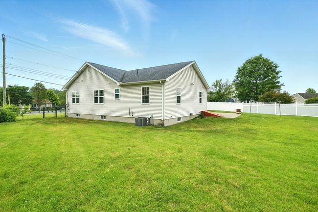 254 Island Pond Rd, House other with 3 bedrooms, 2 bathrooms and 4 parking in Springfield MA | Image 5