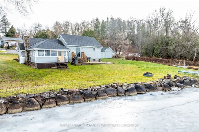 798 Simcoe St, House other with 3 bedrooms, 1 bathrooms and 4 parking in Bridgenorth ON | Image 5