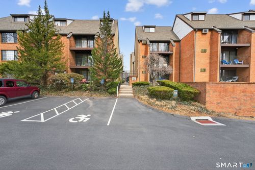 apt-140-181 Loomis Dr, West Hartford, CT, 06107-2049 | Card Image