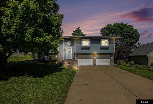2204 Corn Dr, Papillion, NE, 68046-4203 | Card Image