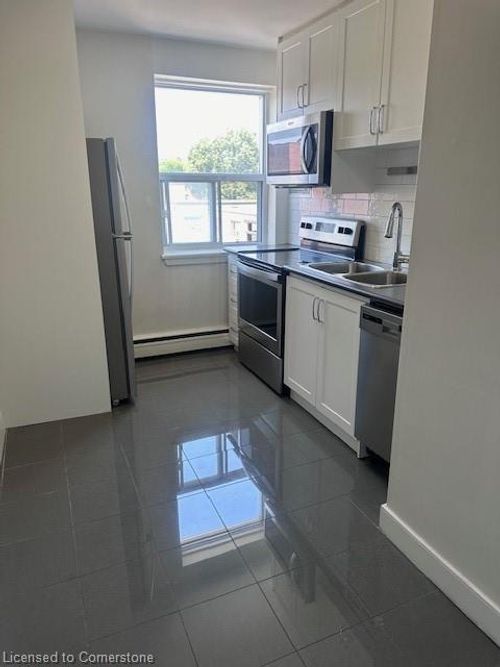 19-2 Grant Blvd, Dundas, ON, L9H4L4 | Card Image