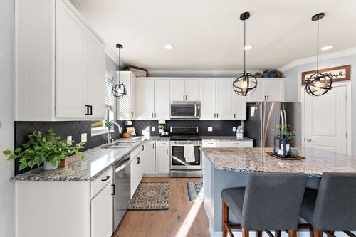 20511 Gunnison Dr, Lakeville, MN, 55044-4106 | Card Image