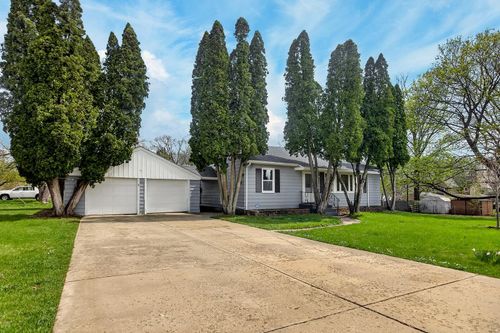 1706 Warren Rd, Rockford, IL, 61108-6429 | Card Image