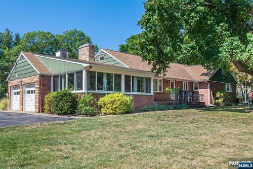 685 Blanch Ave, Norwood, NJ, 07648-1901 | Card Image