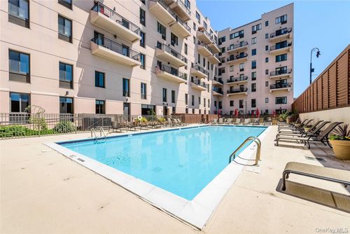 4f-100 W Broadway, Long Beach, NY, 11561-4013 | Card Image