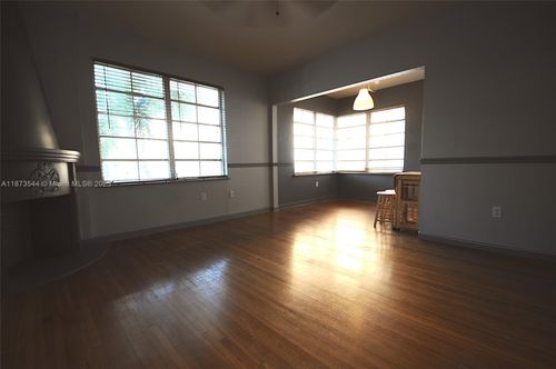 apt-205-610 8th St, Miami Beach, FL, 33139-6137 | Card Image