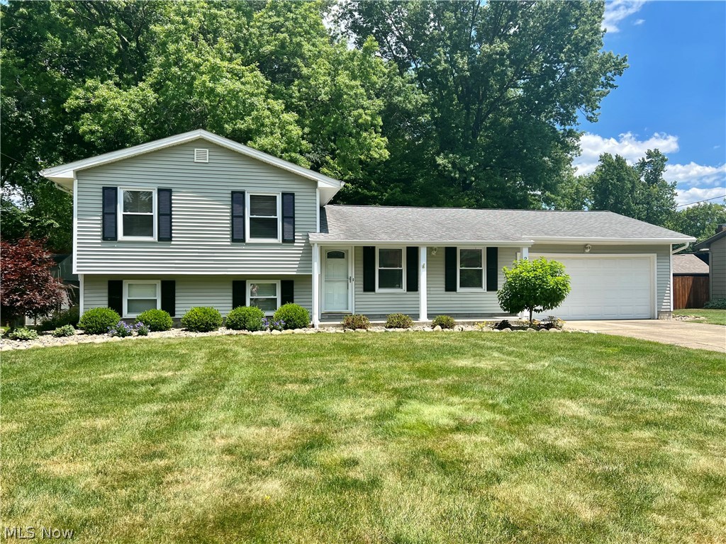 2321 Penny Lane, Sold in Austintown Zoocasa