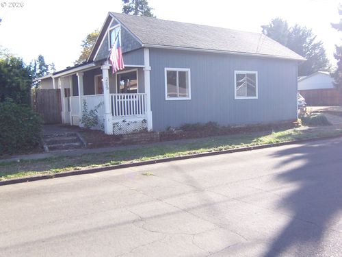205 W Fairfield St, Gladstone, OR, 97027-2026 | Card Image