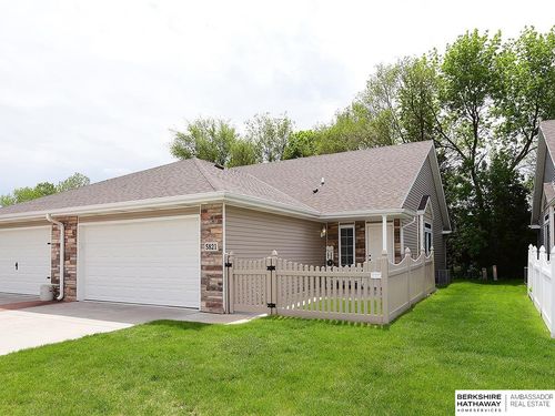 5821 Brendon Ln, Lincoln, NE, 68516-1491 | Card Image
