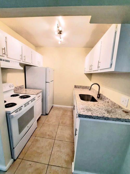 b29-1500 N Congress Ave, West Palm Beach, FL, 33401-1708 | Card Image