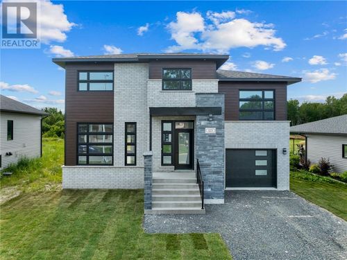 123 Hollybrook Cres, Azilda, ON, P0M1B0 | Card Image