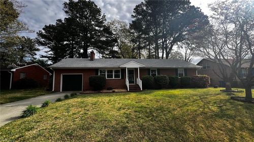 207 Robin Rd, Portsmouth, VA, 23701-1348 | Card Image