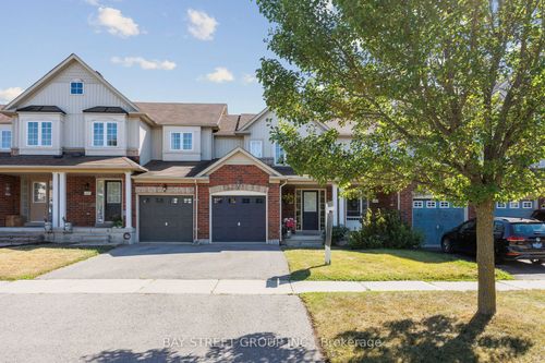 109 Hammill Hts, Mount Albert, ON, L0G1M0 | Card Image