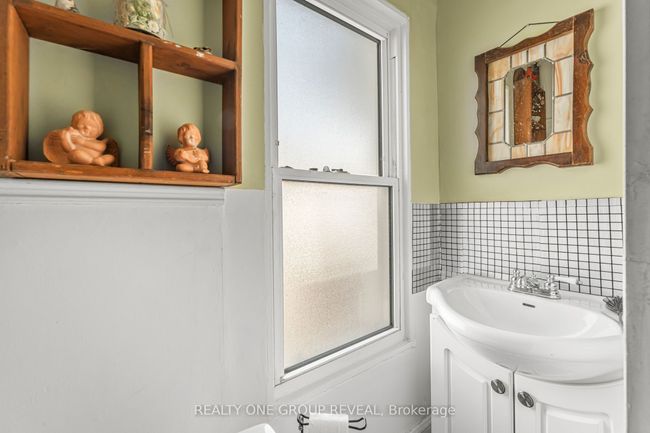 160 Fares St, Home with 4 bedrooms, 2 bathrooms and 4 parking in Port Colborne ON | Image 8