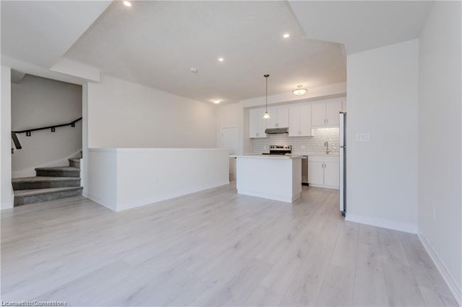 A011 - 142 Foamflower Pl, Townhouse with 2 bedrooms, 3 bathrooms and 1 parking in Waterloo ON | Image 8