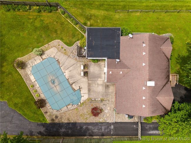 1407 Slate Run Rd, Home with 3 bedrooms, 3 bathrooms and null parking in New Albany IN | Image 19