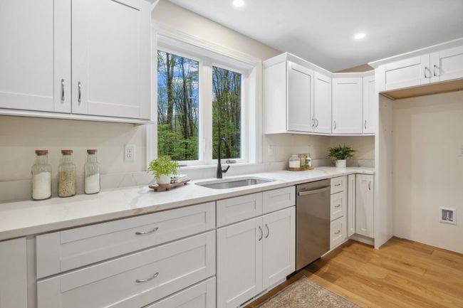 A - 46 Ledge Rd, Condo with 3 bedrooms, 3 bathrooms and null parking in Pelham NH | Image 13