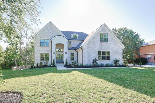 9200 Village Green Dr, Montgomery, OH, 45242-7539 | Card Image