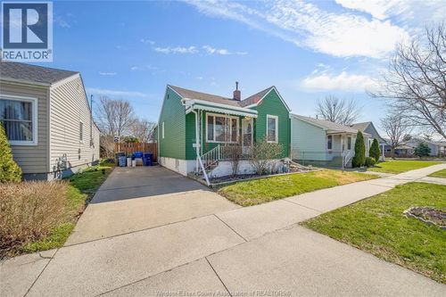2286 Forest Ave, Windsor, ON, N8W2G6 | Card Image