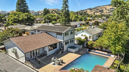 15 Arbor Circle, Novato, CA, 94947 | Card Image