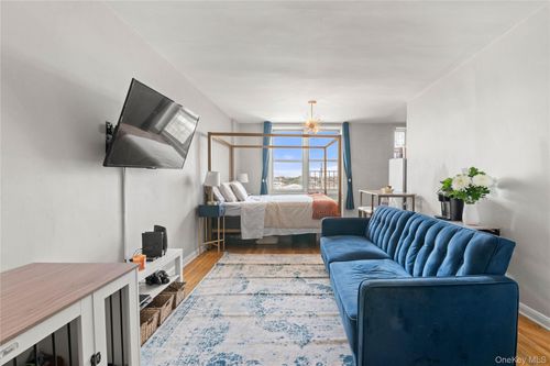 apt-509-4601 39th Ave, Sunnyside, NY, 11104-1436 | Card Image