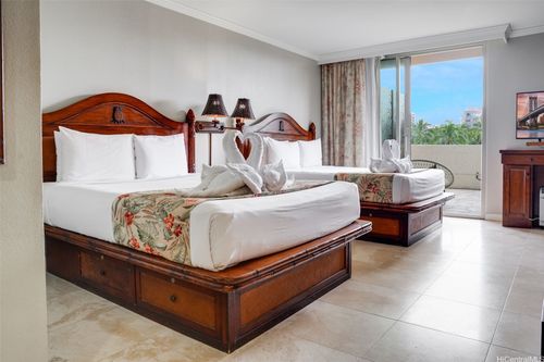 apt-114-2045 Kalakaua Ave, Honolulu, HI, 96815-5120 | Card Image