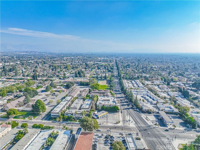 UNIT-237 - 10331 Lindley Ave, Condo with 2 bedrooms, 2 bathrooms and 2 parking in Porter Ranch CA | Image 24
