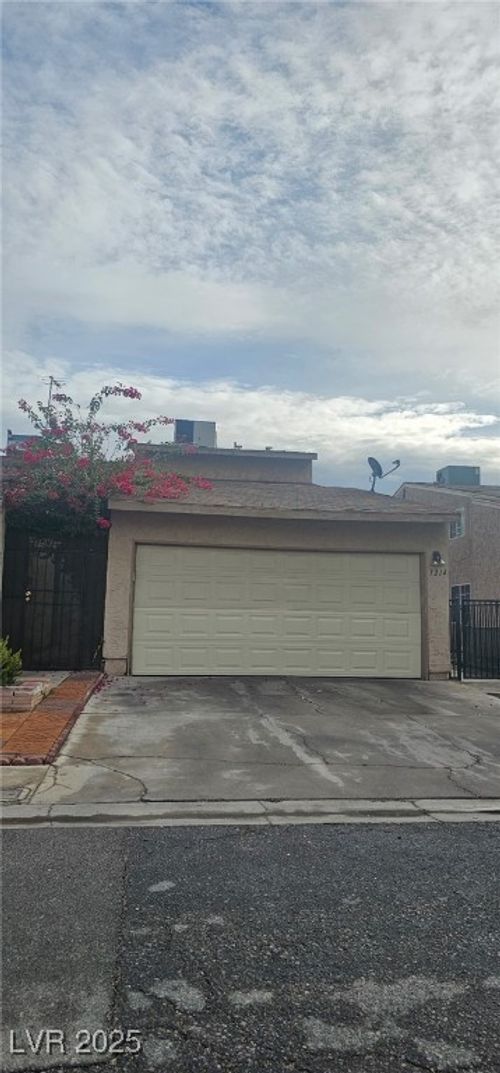 1214 Mews Ln, Las Vegas, NV, 89101-1532 | Card Image