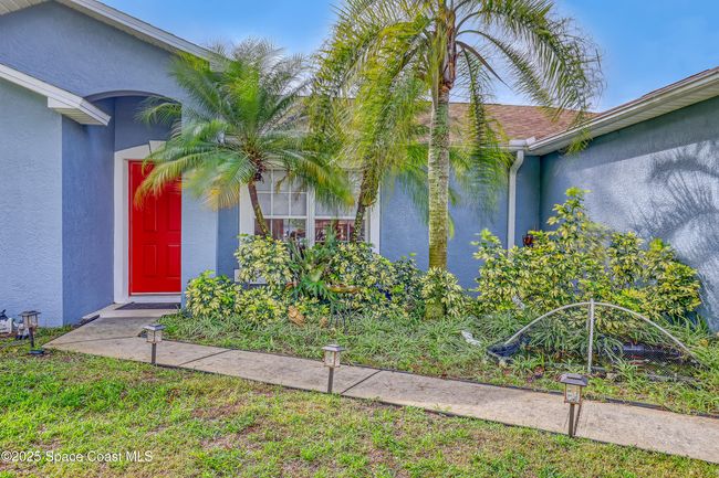 938 Jettie St Ne, House other with 3 bedrooms, 2 bathrooms and null parking in Palm Bay FL | Image 4