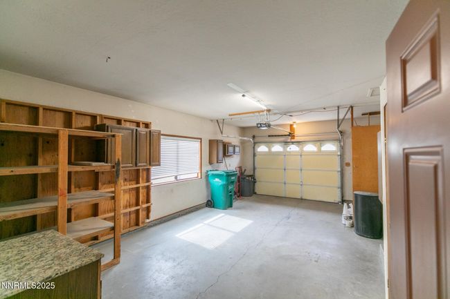 Garage | Image 35