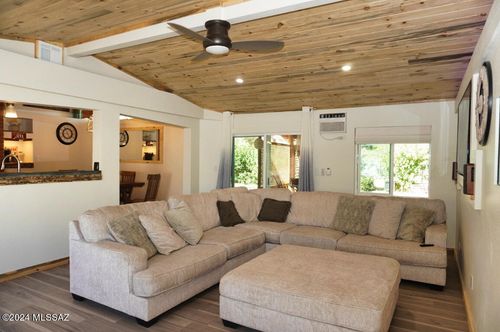 323 N Flynn Jans Ct, Pearce, AZ, 85625-4058 | Card Image
