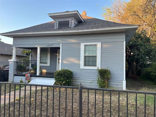 3227 Avenue I, Fort Worth, TX, 76105-3124 | Card Image