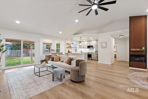 435 Bitterbrush Ave, Nampa, ID, 83686-8355 | Card Image