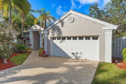 11 Admirals Ct, Palm Beach Gardens, FL, 33418-7185 | Card Image