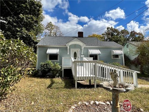 2725 Stokes Ave, Winston-Salem, NC, 27105-4443 | Card Image