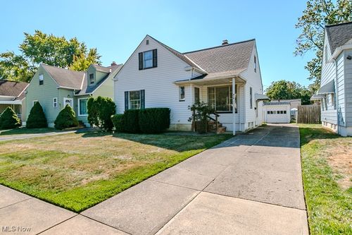 418 E 274th St, Euclid, OH, 44132-1714 | Card Image