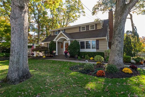 90 Sherman Avenue, Islip, NY, 11795 | Card Image