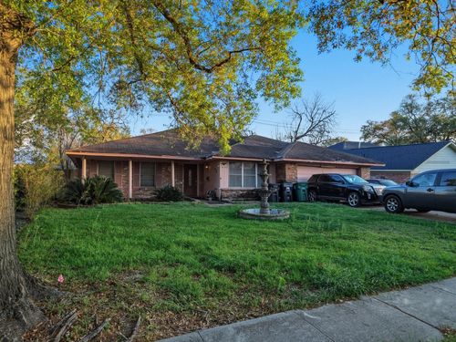 9765 Westview Dr, Houston, TX, 77055-6137 | Card Image