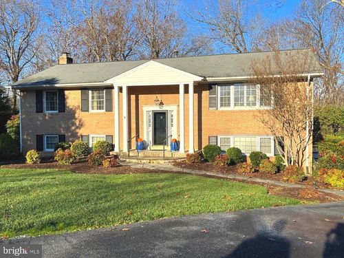 1700 Hunts End Ct, VIENNA, VA, 22182-1833 | Card Image