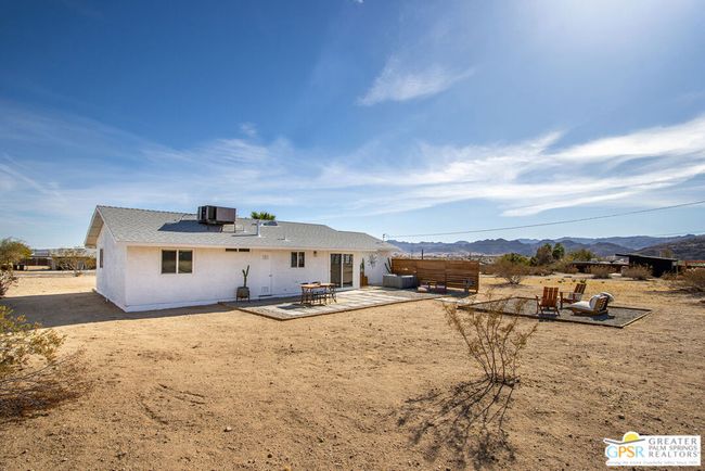 4742 Avenida La Flora Desierta, House other with 2 bedrooms, 1 bathrooms and 3 parking in Joshua Tree CA | Image 25