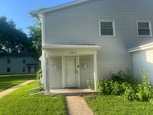 1395 S Glen Circle, Aurora, IL, 60506 | Card Image