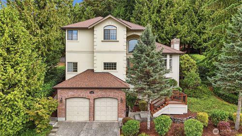 15430 Se 67th Pl, Bellevue, WA, 98006-5418 | Card Image