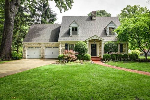 8033 Meadow Ln, Leawood, KS, 66206-1222 | Card Image