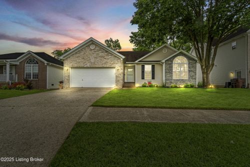 9014 Holly Village Ct, Louisville, KY, 40242-7700 | Card Image