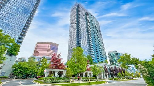 2413-15 Greenview Ave, North York, ON, M2M4M7 | Card Image