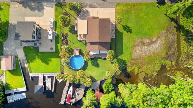 Bird's eye view of a pool area | Image 40