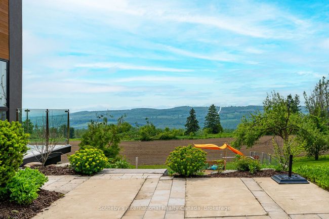 2566 5 Th Line, House other with 4 bedrooms, 3 bathrooms and 4 parking in Creemore ON | Image 39
