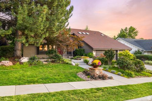 3388 E Stonehill Ln, Cottonwood Heights, UT, 84121-5864 | Card Image