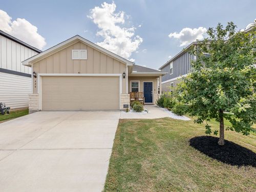 428 Stone Water Ln, Jarrell, TX, 76537-2088 | Card Image
