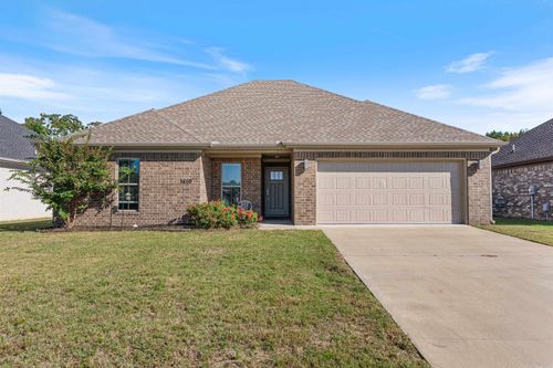 1410 E Siebenmorgen Rd, Conway, AR, 72032-4045 | Card Image